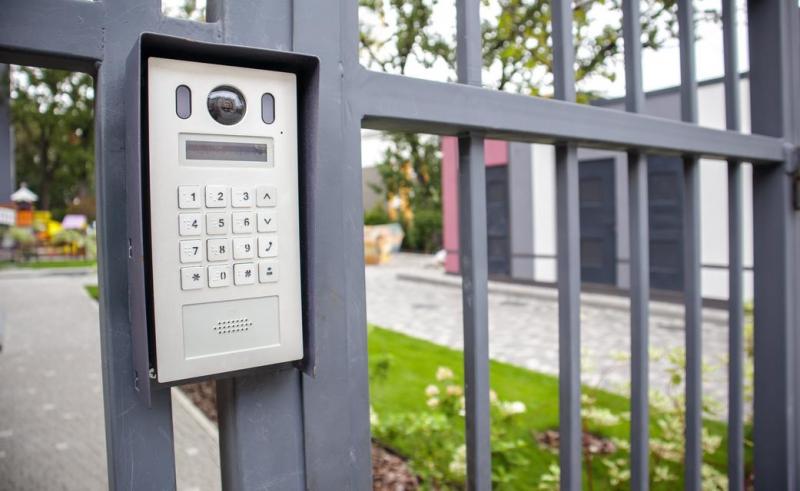 Contr&ocirc;le d'acc&egrave;s : quelle solution pour s&eacute;curiser votre propri&eacute;t&eacute; ?