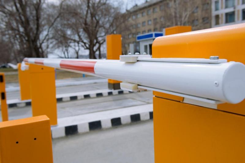 Une barri&egrave;re levante sur mesure s&eacute;curise l'acc&egrave;s des professionnels pr&egrave;s de Sarrebourg